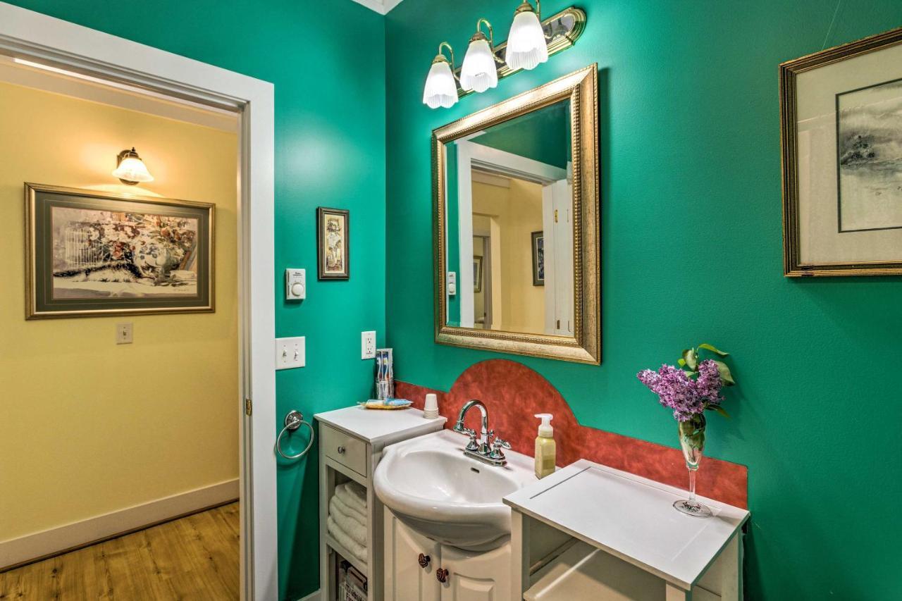 Charming Retreat Near Downtown Frankfort And Beaches المظهر الخارجي الصورة