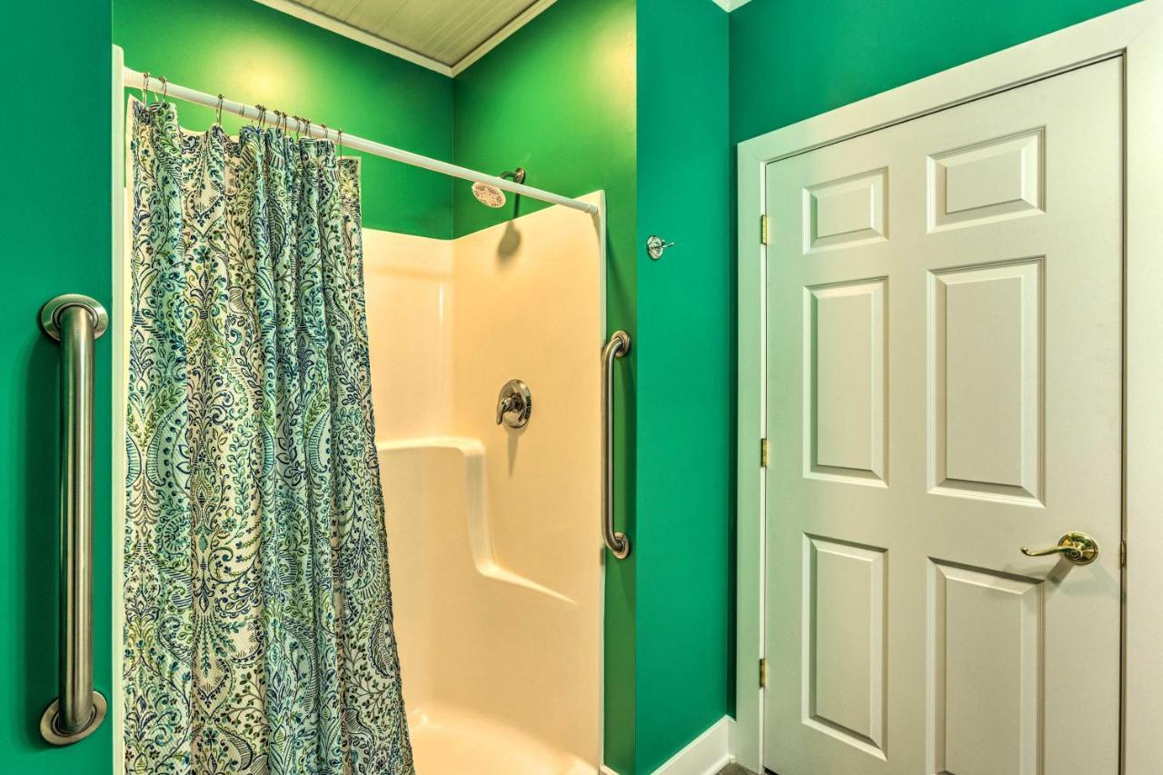 Charming Retreat Near Downtown Frankfort And Beaches المظهر الخارجي الصورة