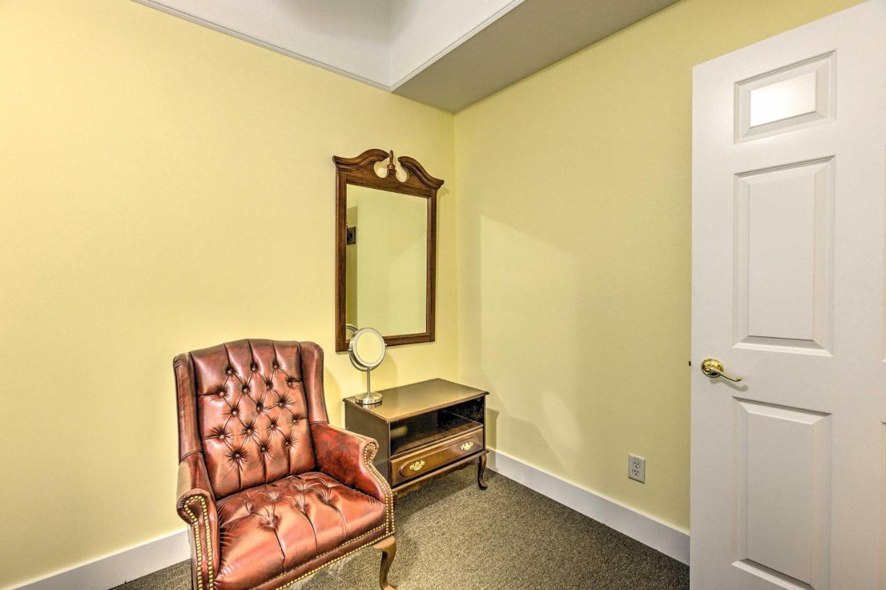 Charming Retreat Near Downtown Frankfort And Beaches المظهر الخارجي الصورة