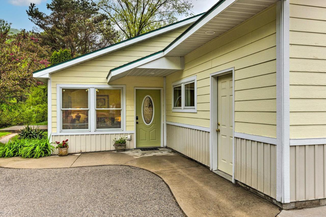 Charming Retreat Near Downtown Frankfort And Beaches المظهر الخارجي الصورة
